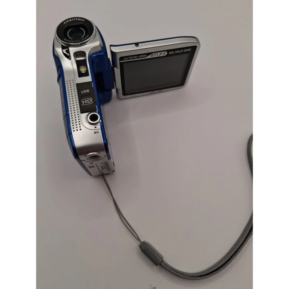 DXG-579V HD 2.4 LCD Blue Digital Video Camera USB Untested F 3.2 / 7.5mm 4x Zoom